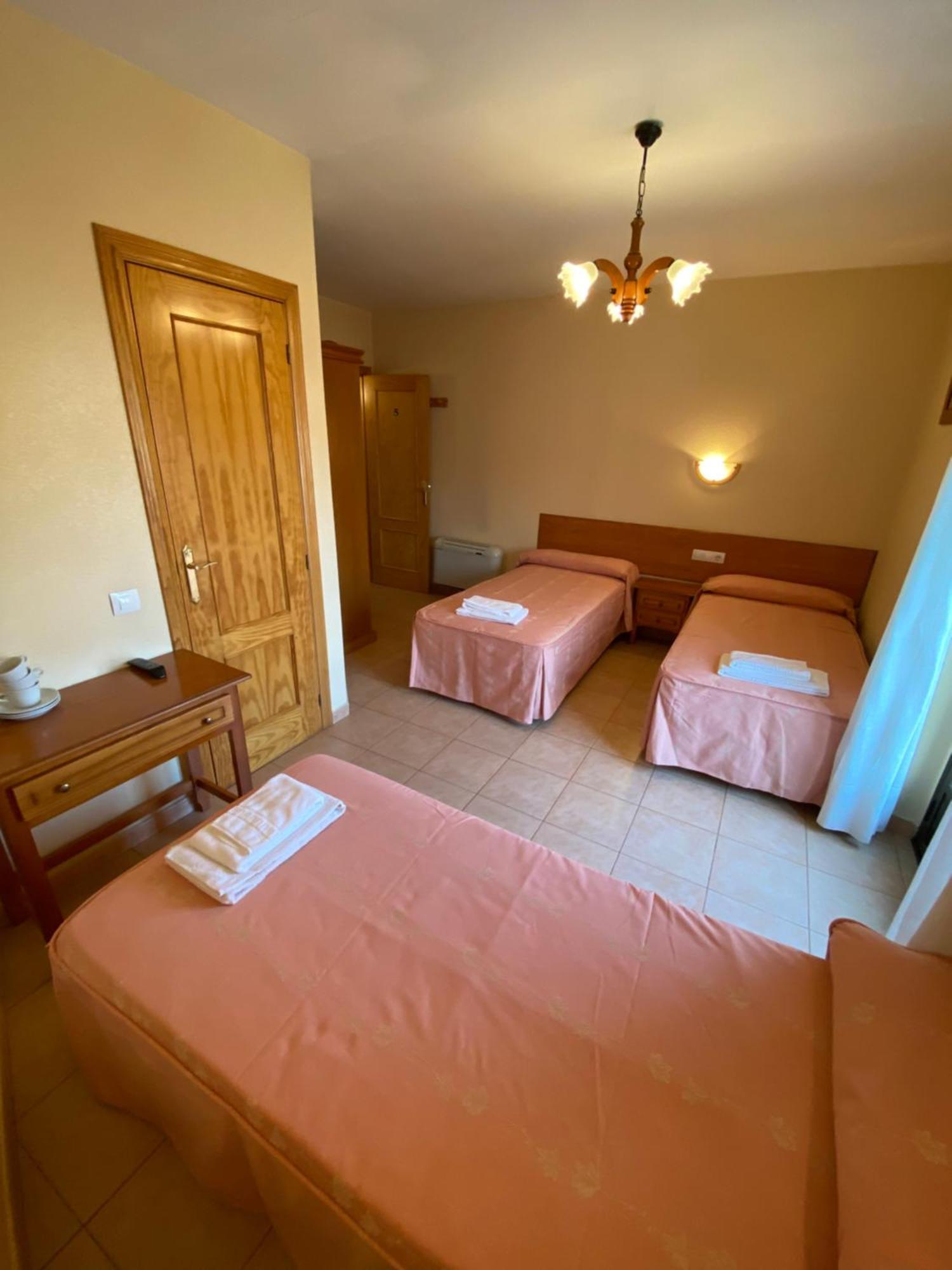 Hostal Jose Mari Сьюдад-Родріго Екстер'єр фото